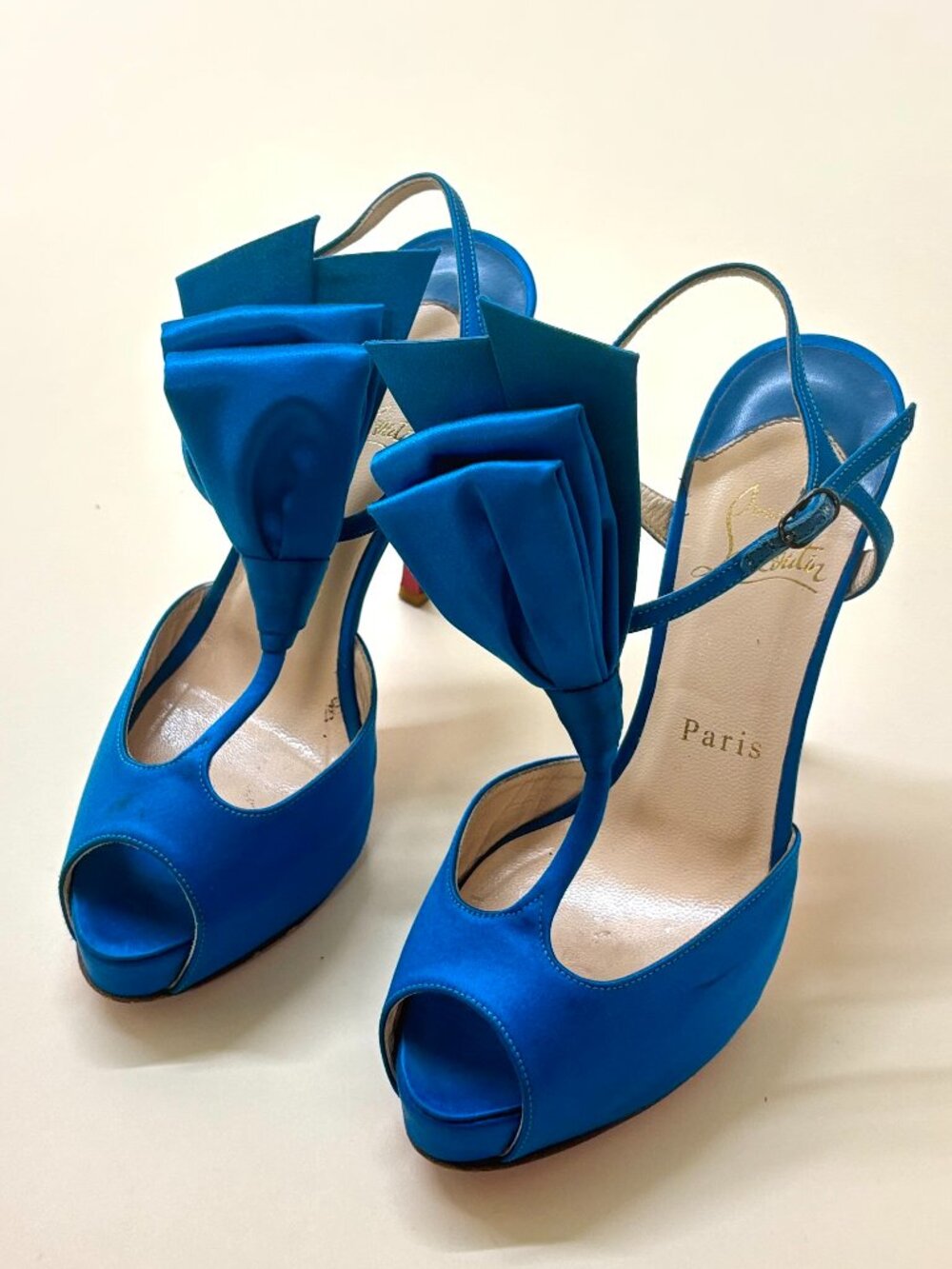 Christian Louboutin Ernesta Bow 120 T-Strap Pump in Teal